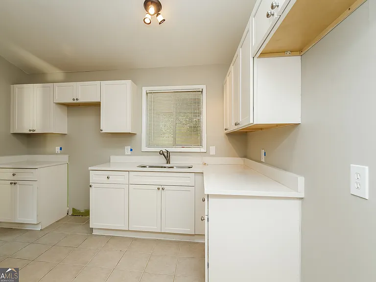 145 Clement Way SW — Photo 4