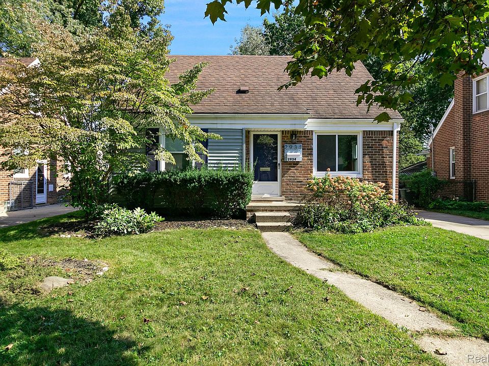 1st image of 2934 N Alexander Ave