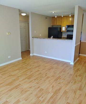 4th image of 124 Glengarry Dr #7-304