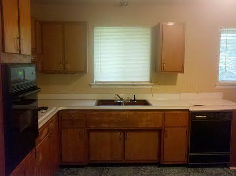 3rd image of 907 Curleque Dr