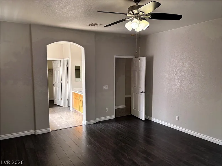 10628 S Olivebranch Ave — Photo 8