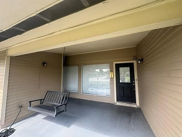 3 bed, 2.0 bath, 1341 sqft, $1,700 — Photo 4