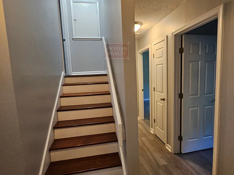 1827 Ivystone Dr — Photo 15