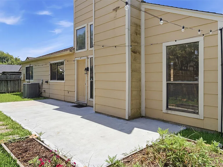 2019 First Crossing Blvd — Photo 36