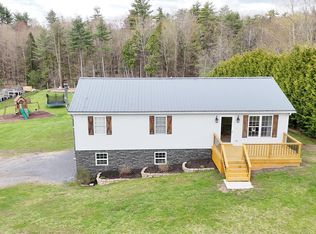 33 Rivers Edge Dr, Morrisonville, NY 12962
