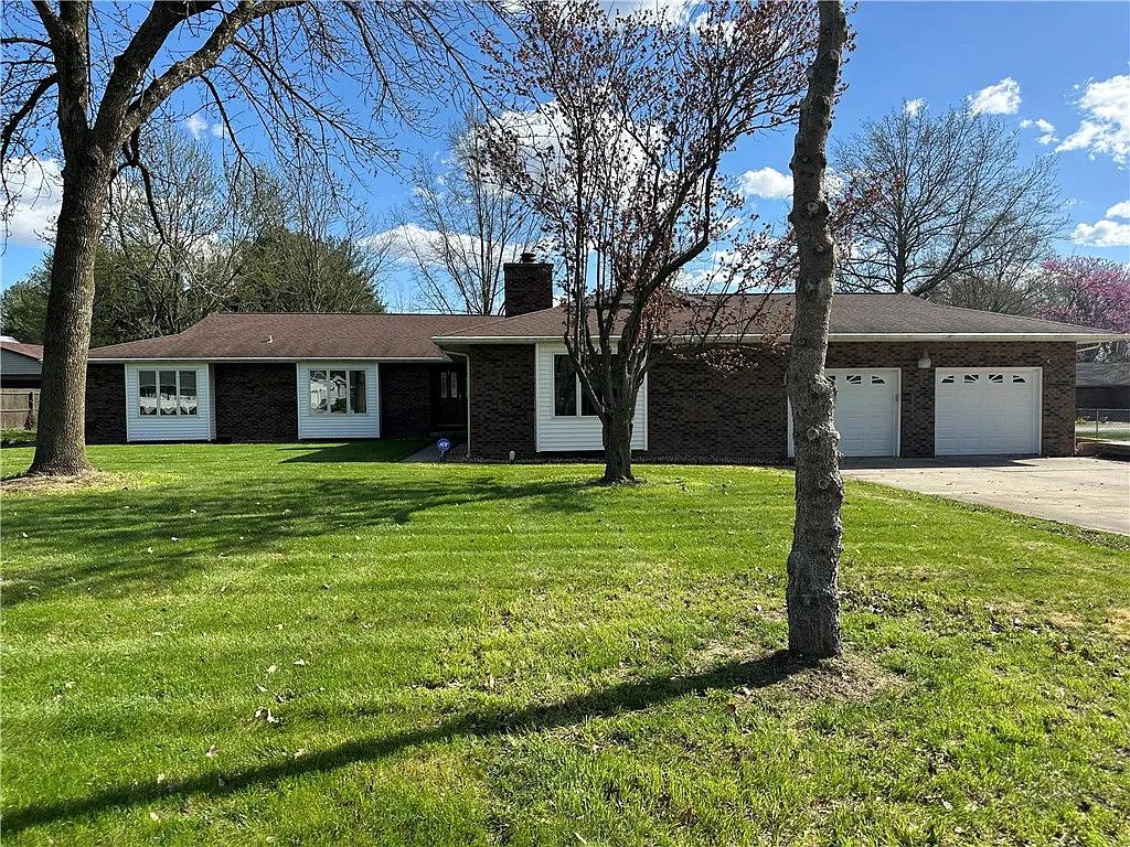 2101 W Rock Springs Rd photo 1
