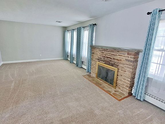 4th image of 1170 Westminster Ave