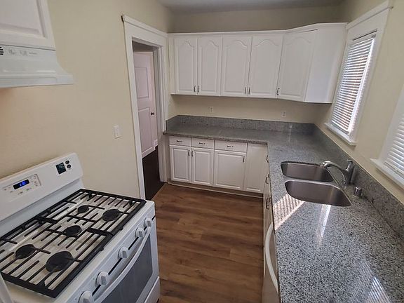 4th image of 526 W 10th St #5735687