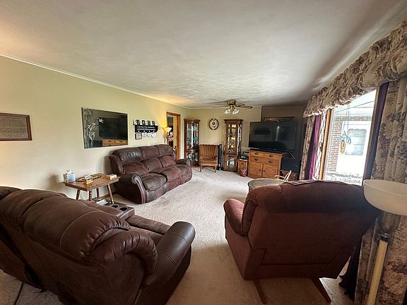 5th image of 5 Kellwood Dr