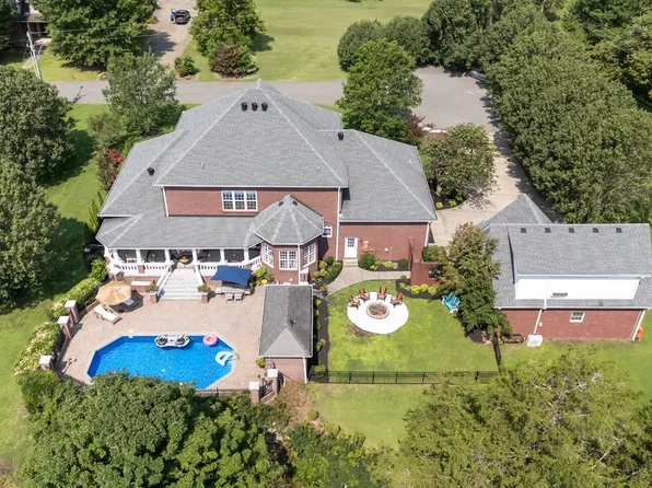 327 N Central Ave, Watertown, TN 37184