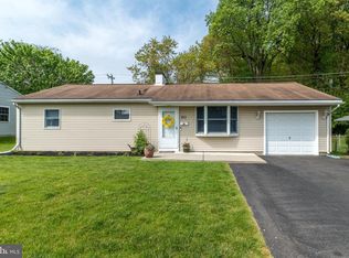 211 Stanford Rd, Fairless Hills, PA 19030