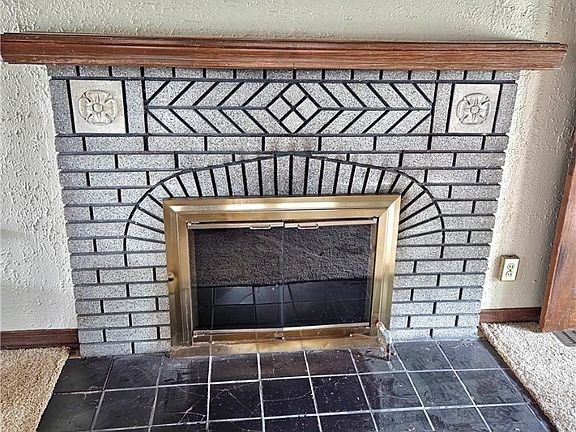 5th image of 17405 Schenely Ave