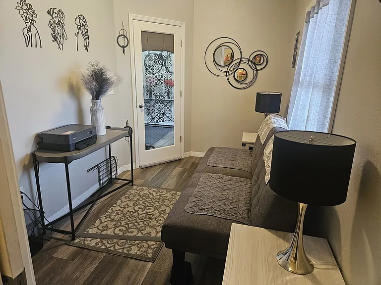 Lola Dr — Photo 6