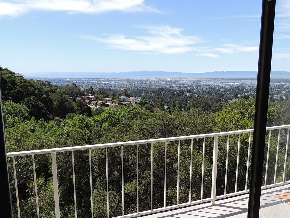 View from dining area across Oakland and the Bay - Open 8/5 
