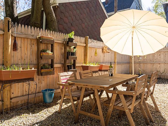 Deck with outdoor table and chairs