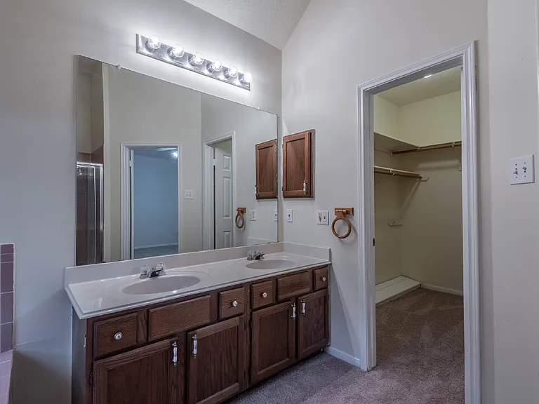 17030 Macleish Dr — Photo 21