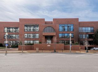4554 Laclede Ave APT 205, Saint Louis, MO