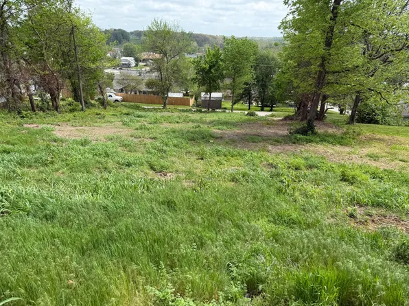 406 High Street, Cassville, MO 65625