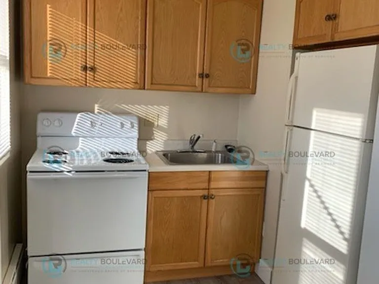 245 W Taylor St — Photo 6