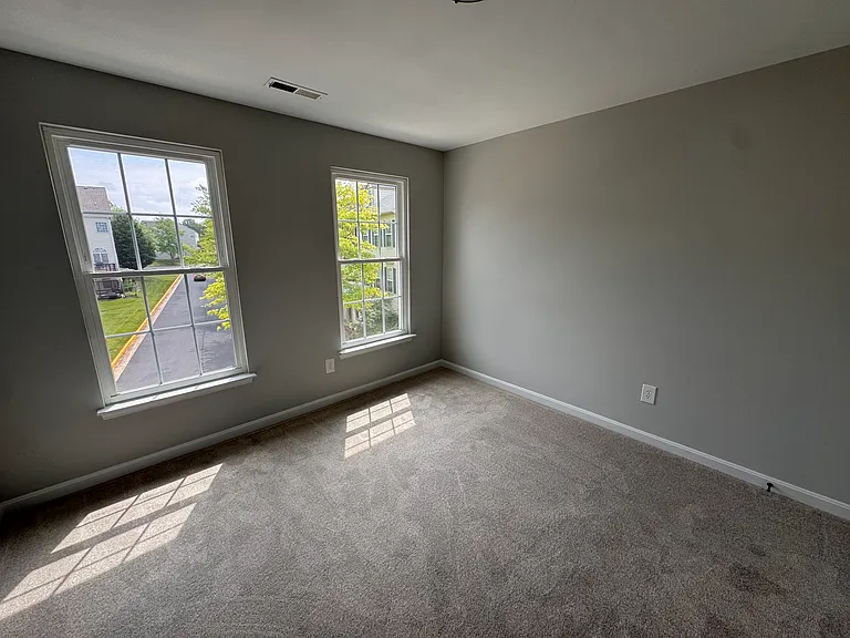 26121 Nimbleton Sq — Photo 30
