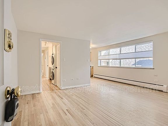 2nd image of 985 N Corona St APT 302