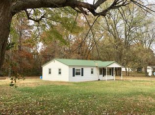 1574 7th St SE, Linton, IN 47441