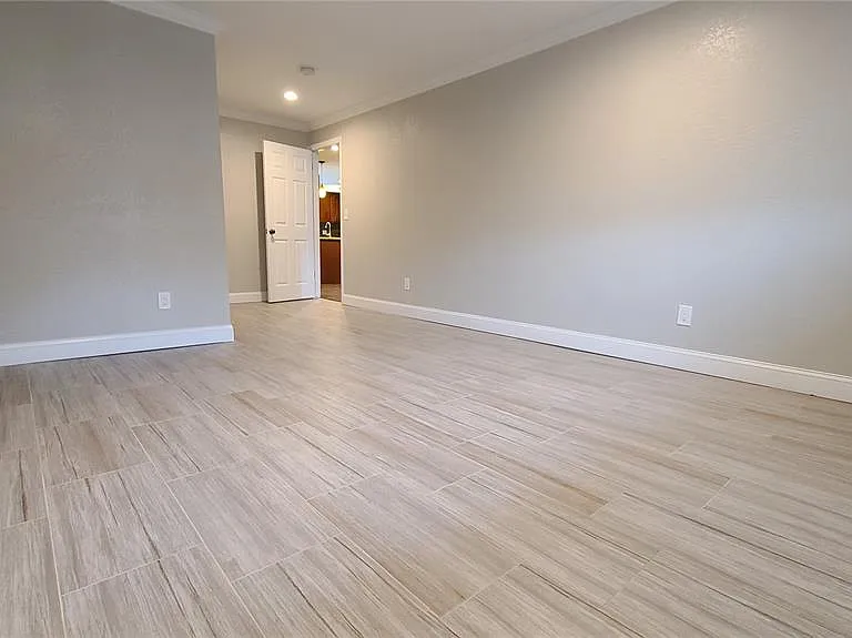 1718 Cardinal Dr — Photo 12