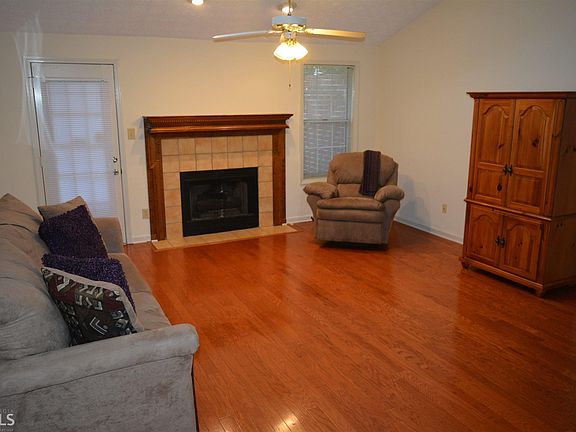4th image of 125 Lagrange Ct