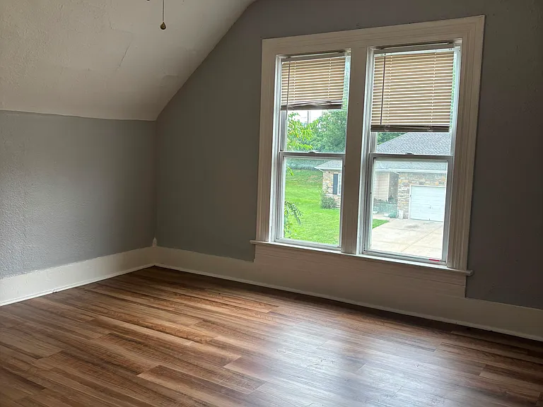 3928 Highland Ave — Photo 12