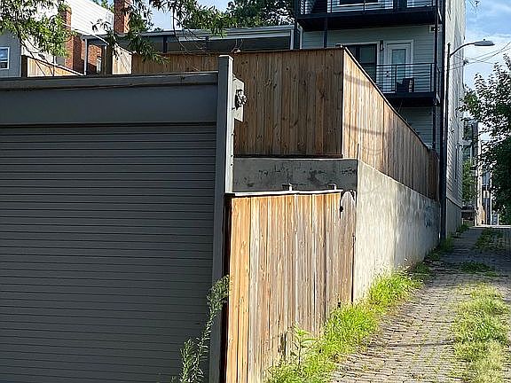 Alley access 