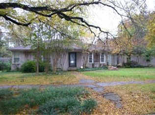 9893 Mixon Dr, Dallas, TX 75220
