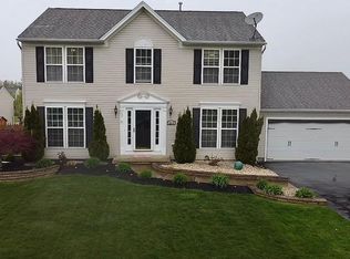 2213 Foxchase Rd, Lakeview, NY 14085