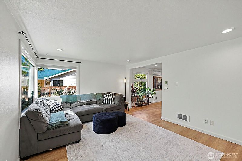 4th image of 2638 SW 106th Street