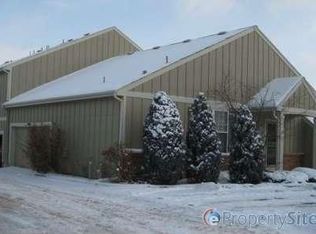 898 S Granby Cir, Aurora, CO 80012