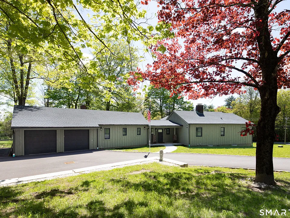 9 Woodcrest Ln