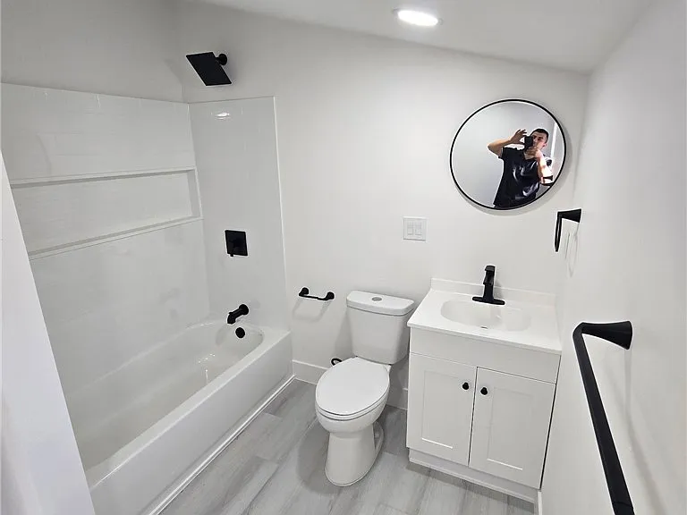 1279 W Vine St — Photo 5