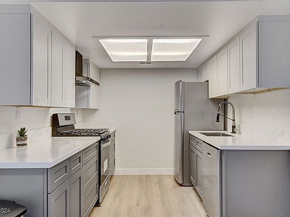 3rd image of 5241 Janfred Ct Unit 26