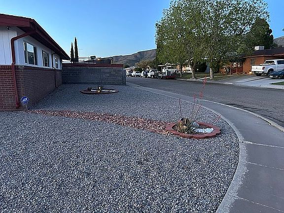 4th image of 1403 Crescent Dr