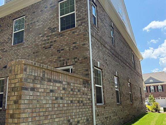 5th image of 12065 Lavinia Ln