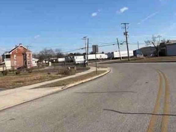 Exterior Neighborhood (street photo)