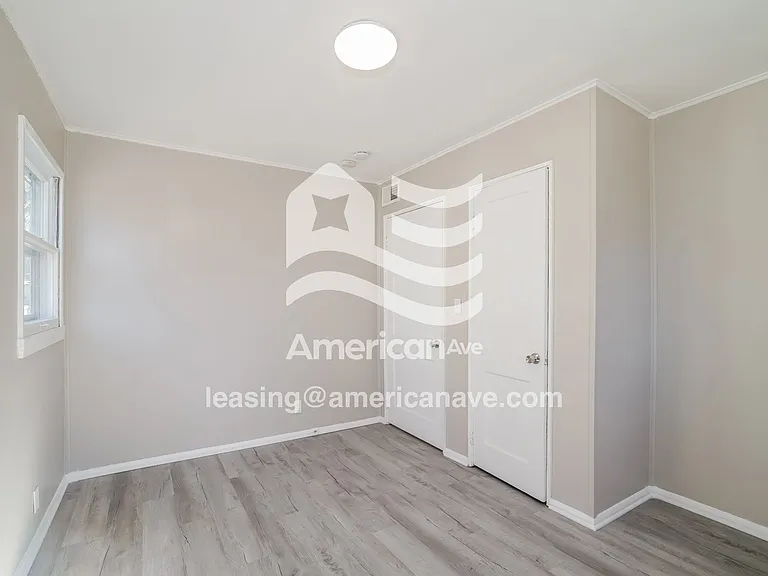 1346354_009_wm_-_bedroom_13583914.jpg