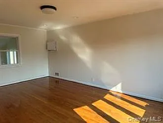 3 bed, 1066 sqft, $4,200 — Photo 3