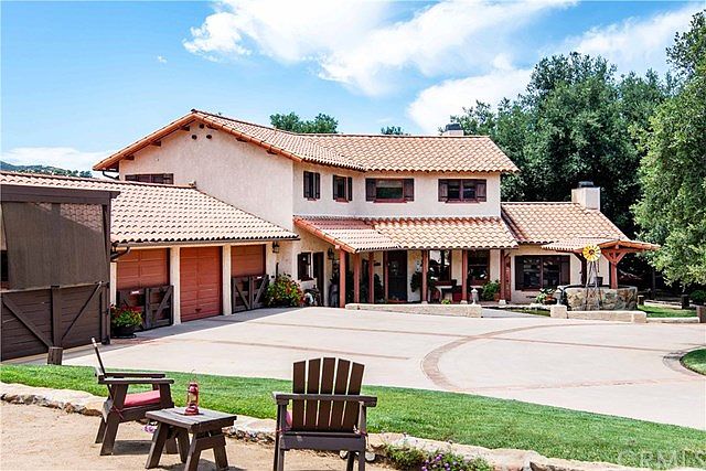 1st image of 41225 Avenida De Los Posas