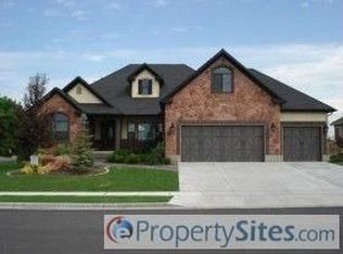 690 W Birch Tree Ln, Kaysville, UT 84037