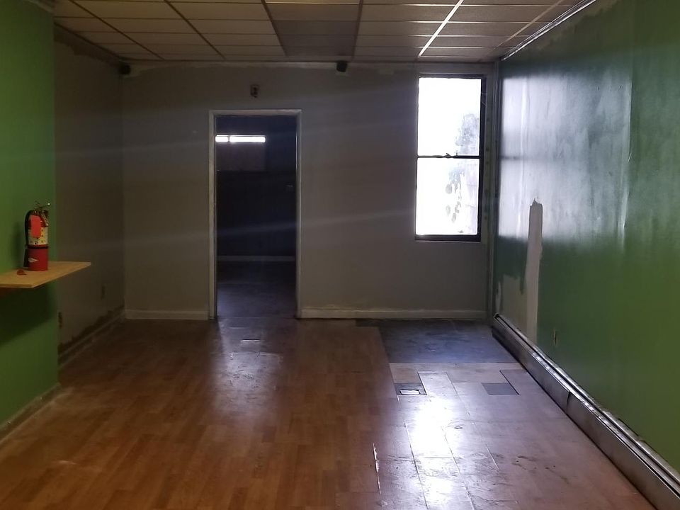 2nd image of 4627 Pennington Ave #1