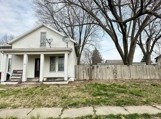104 W Edwards St, Payson, IL 62360