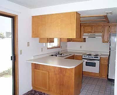 2nd image of 2243 Poplar Dr APT 3