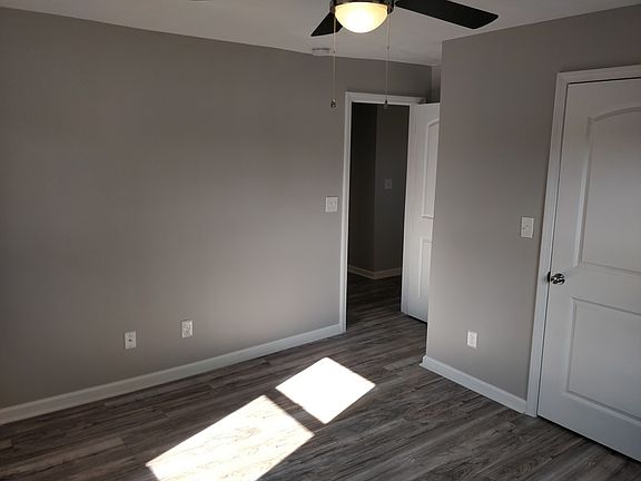 5th image of 611 E 22nd St