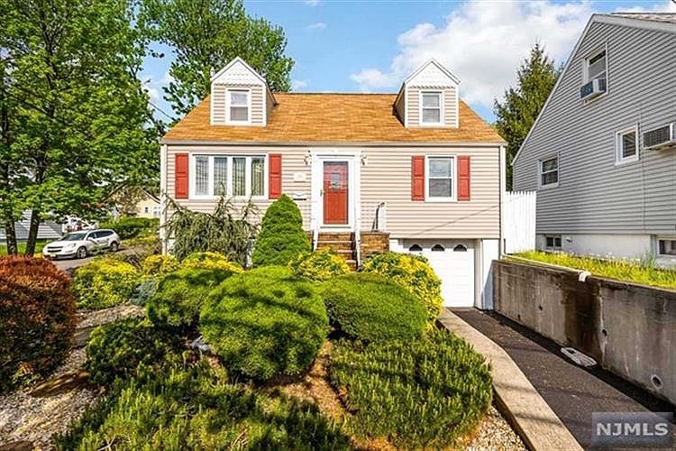 1st image of 248 Broughton Ave