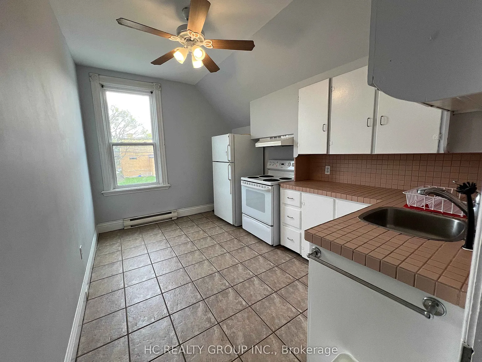 2 bed, $1,200 — Photo 3